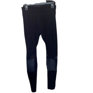 Electric Yoga Black Leggings with mesh on the side preowned great condition